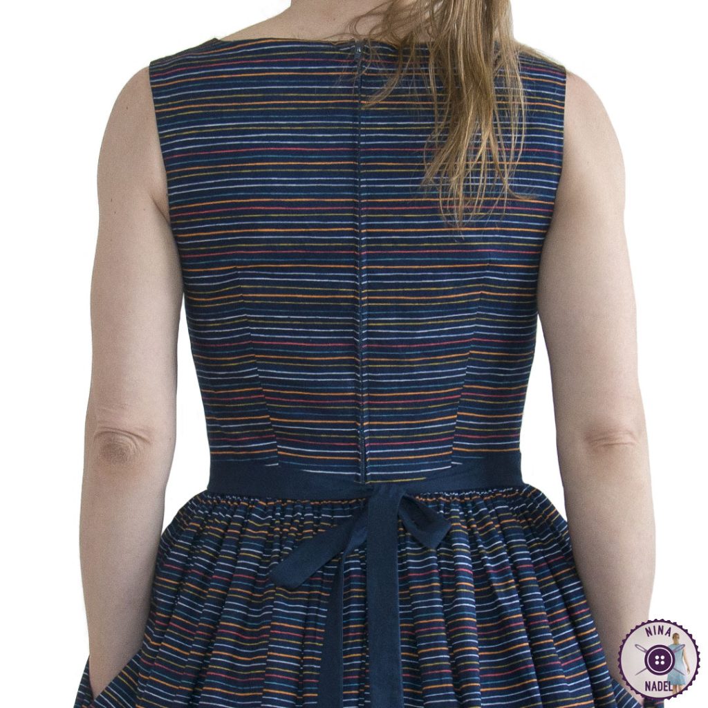 photo: Striped dress 2023 - Detailview zipper