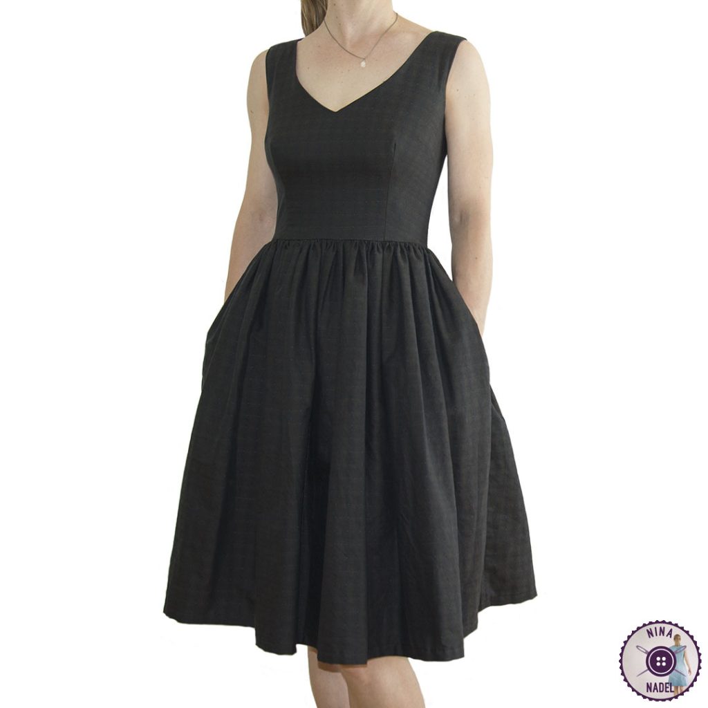 Read more about the article V-neck dress