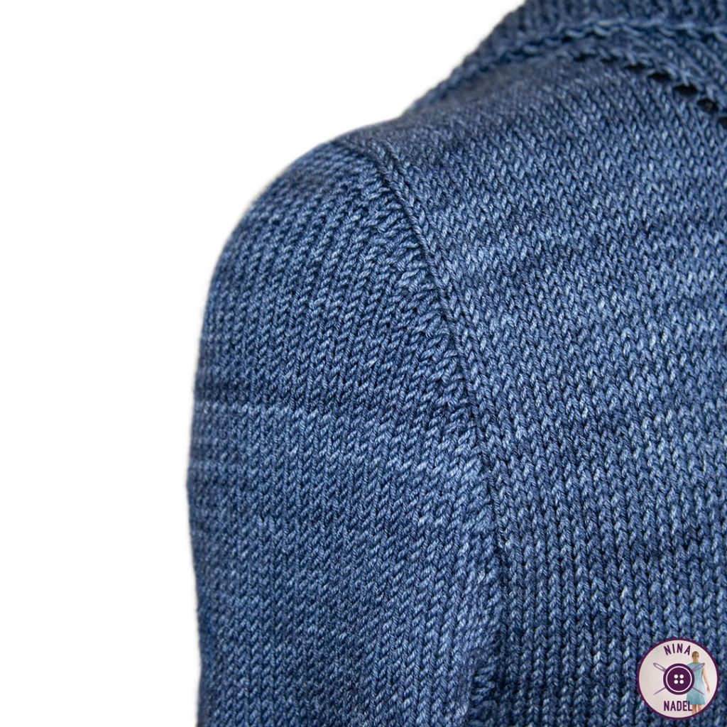 rückseitige Detailansicht - eingestrickter Ärmel