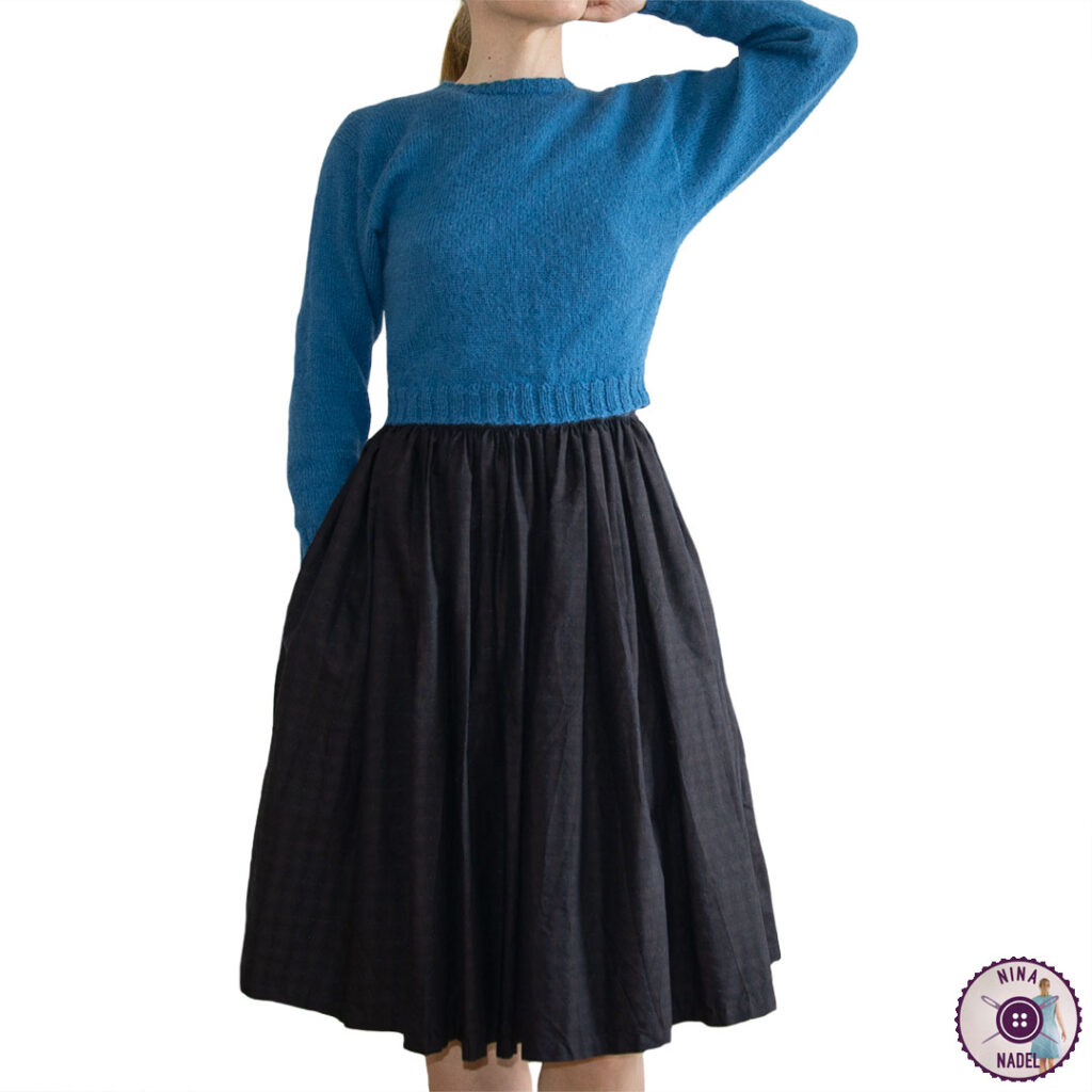 Mein neuer blauer Pullover mit Felderausärmeln Foto: Mein neuer blauer Pullover mit Felderausärmeln
